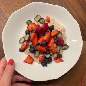 Raw oats and Fresh fruits